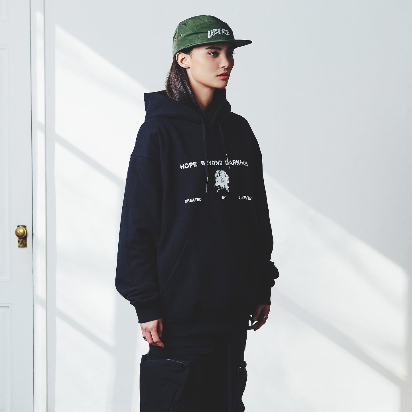 FLOWER BONE HOODIE / BLACK