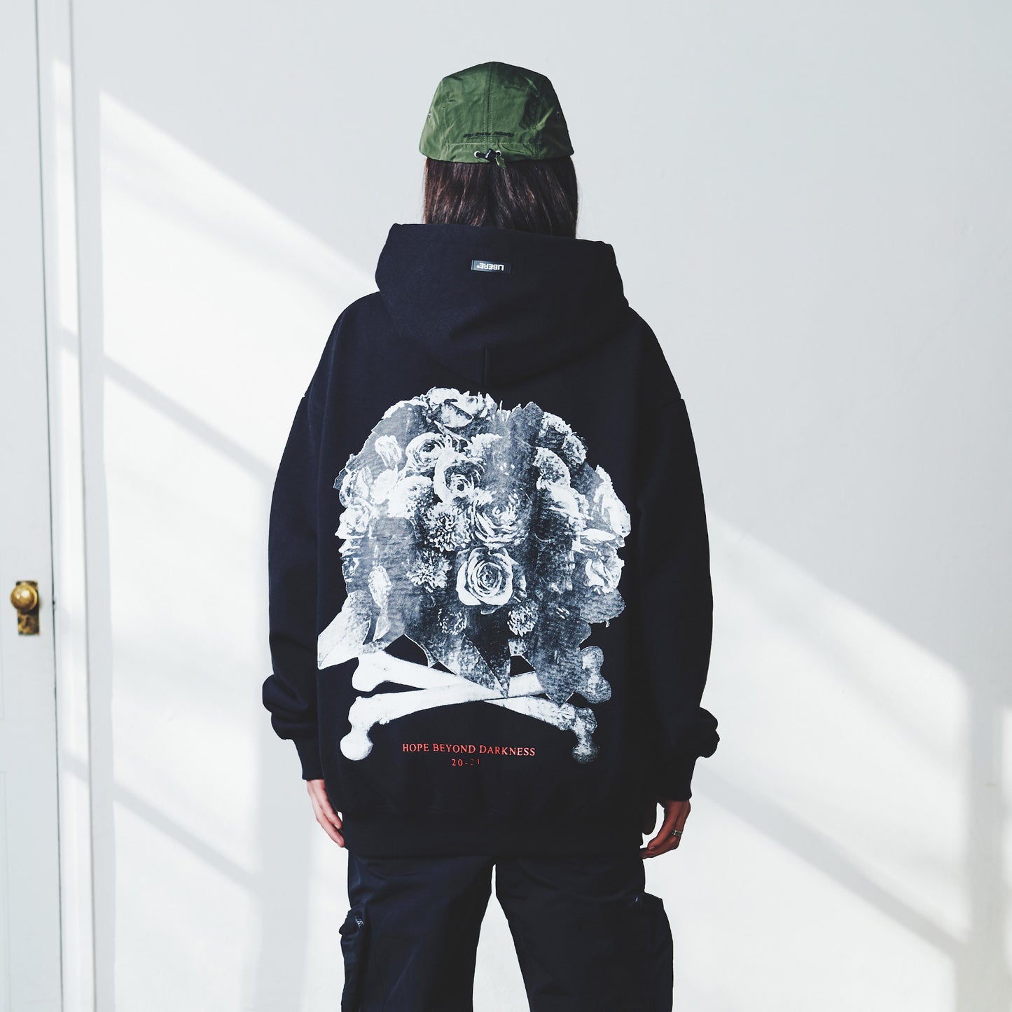 FLOWER BONE HOODIE / BLACK