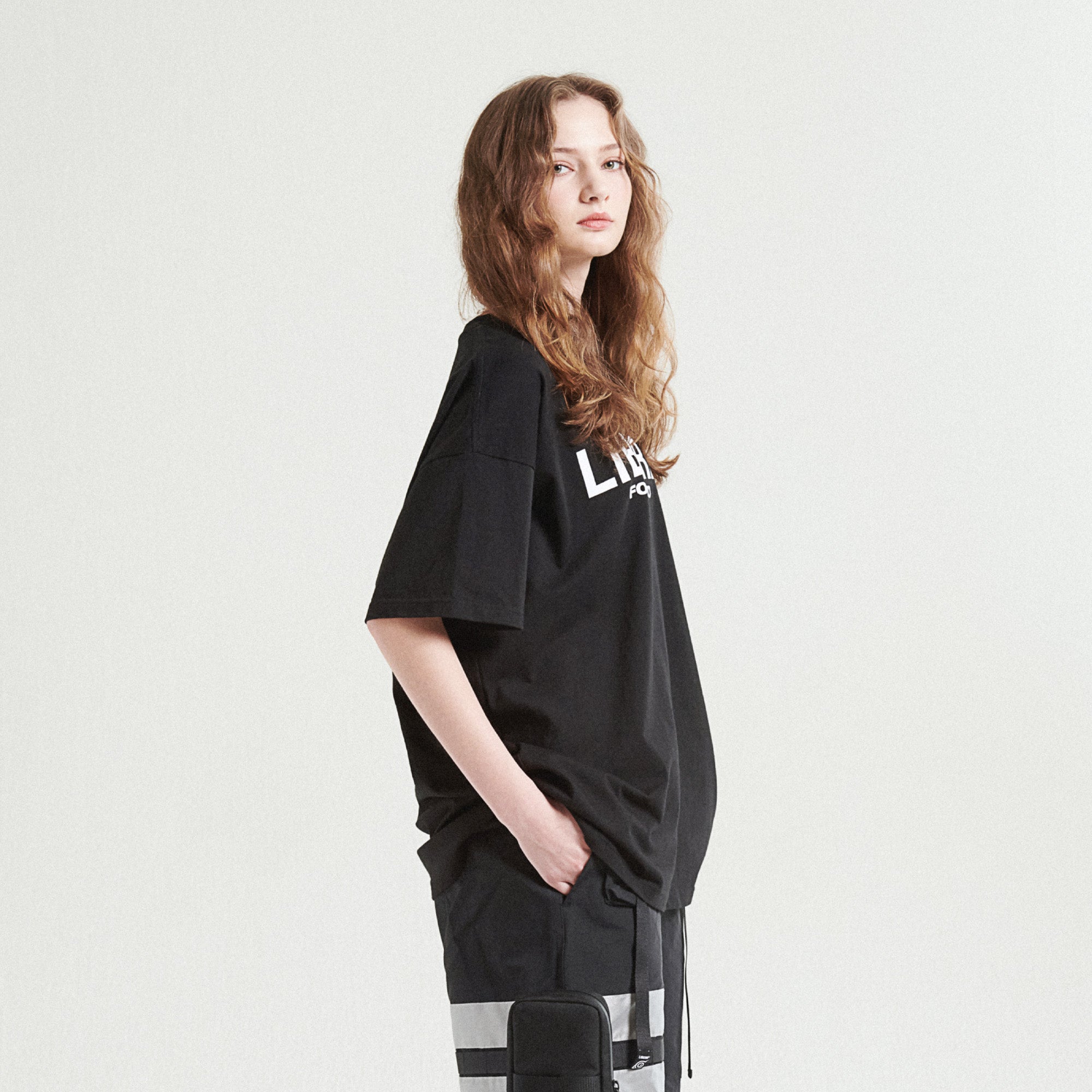 CREW GRAPHIC T-SHIRTS / BLACK