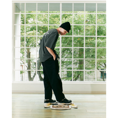 SLOGAN POCKET T-SHIRT / CHARCOAL