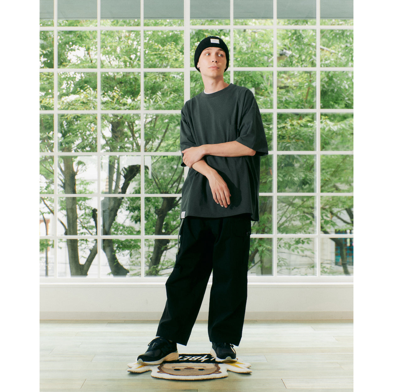 SLOGAN POCKET T-SHIRT / CHARCOAL