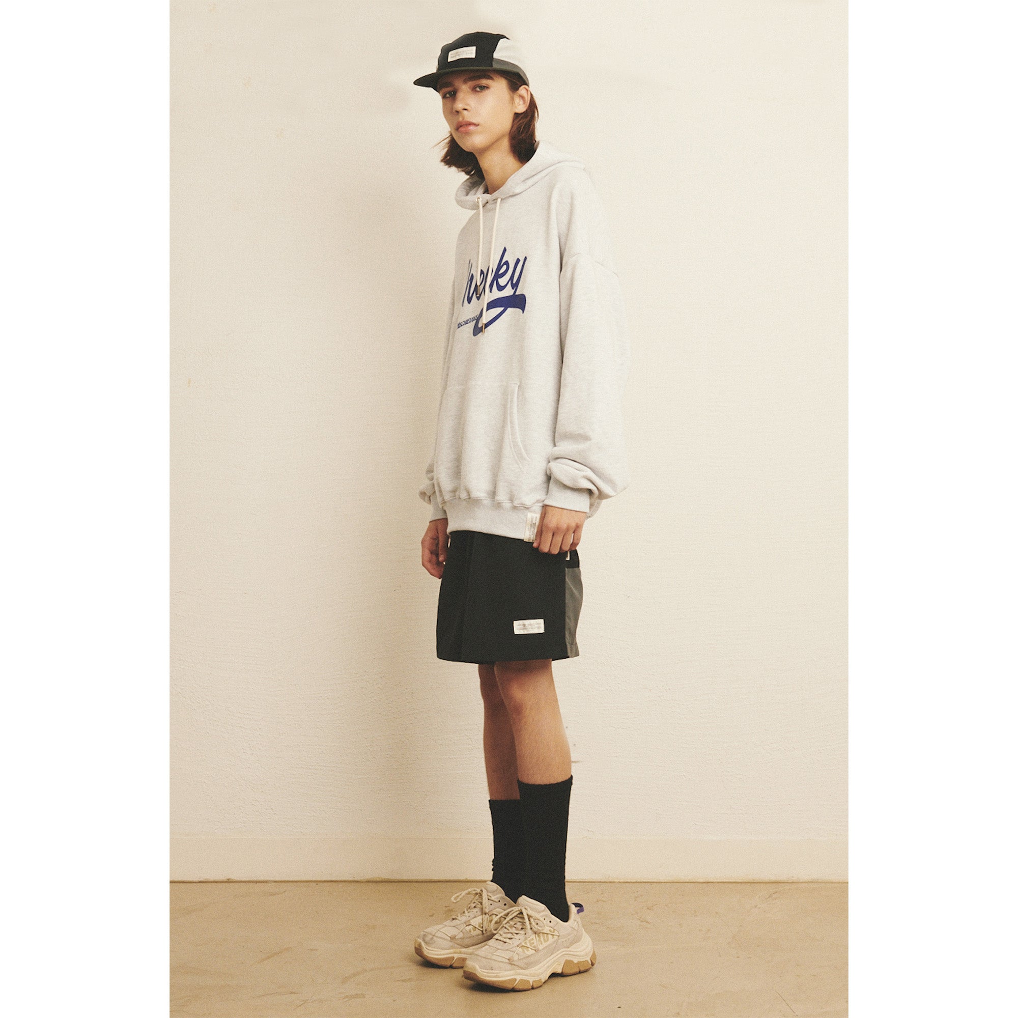 CHEEKY HOODIE / GRAY